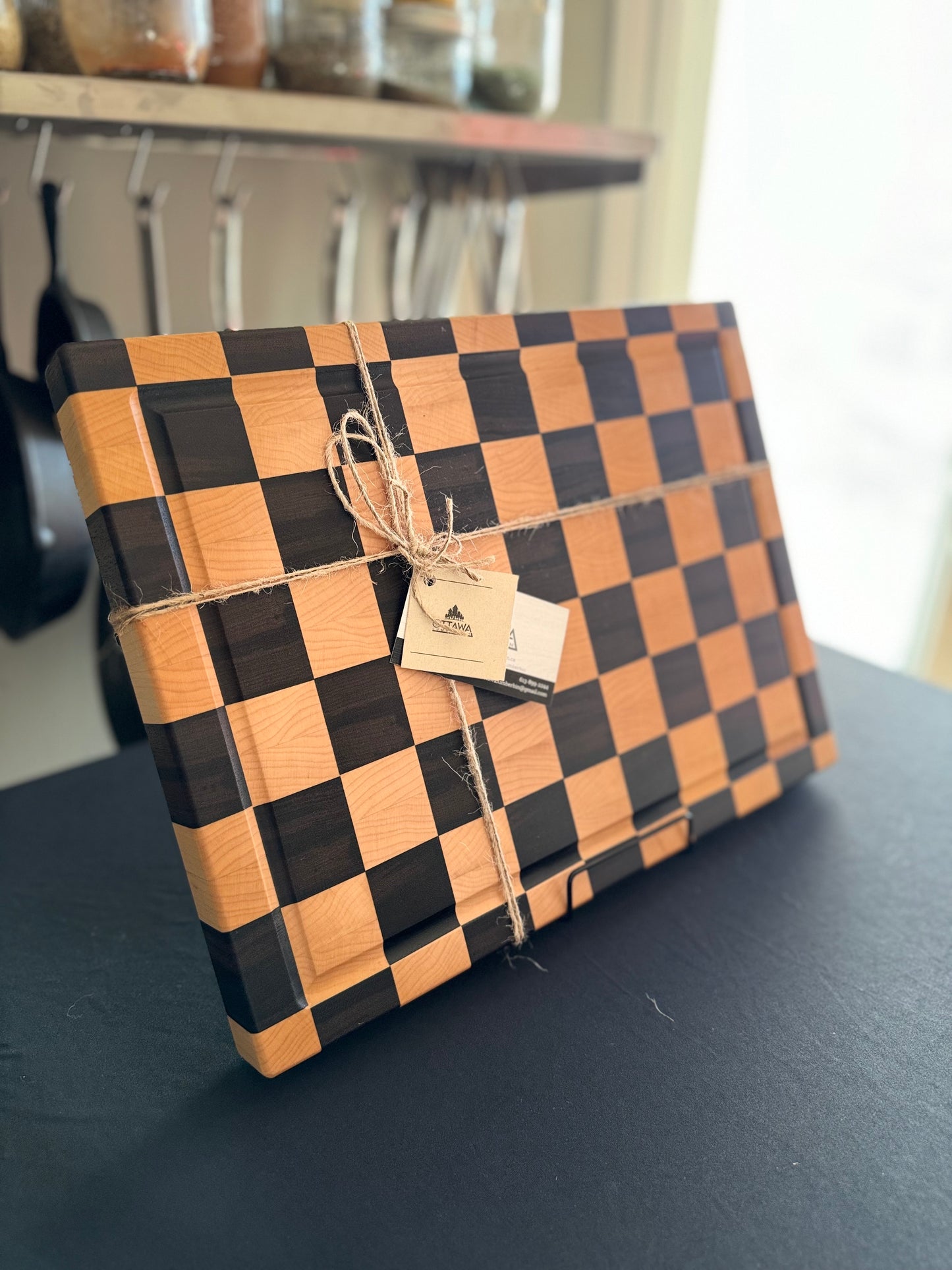 "HIGHLANDS" MAPLE+WALNUT END GRAIN CUTTING BOARD