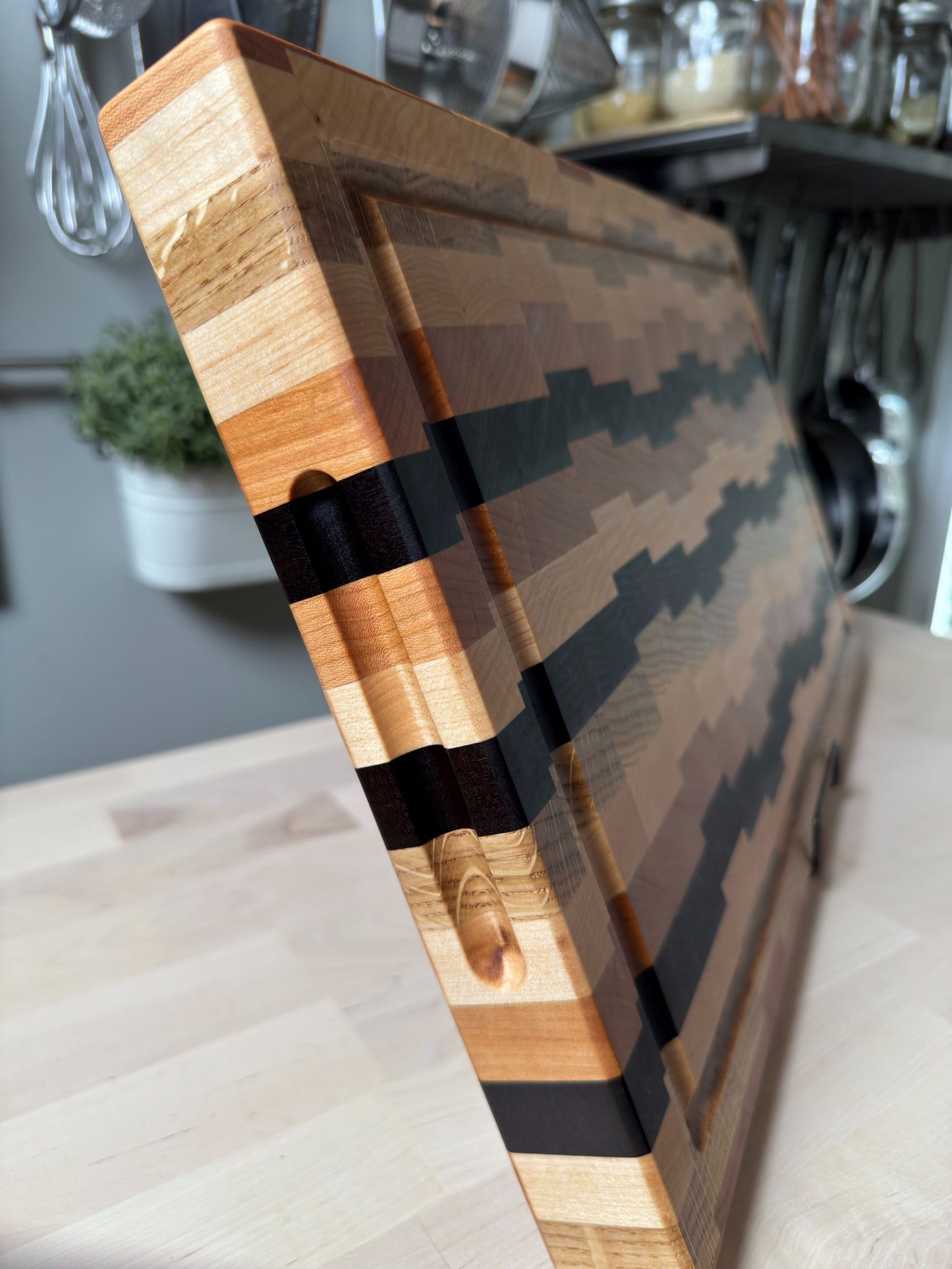 "WAVERLEY" MAPLE+WALNUT+CHERRY+WHITE OAK END GRAIN CUTTING BOARD