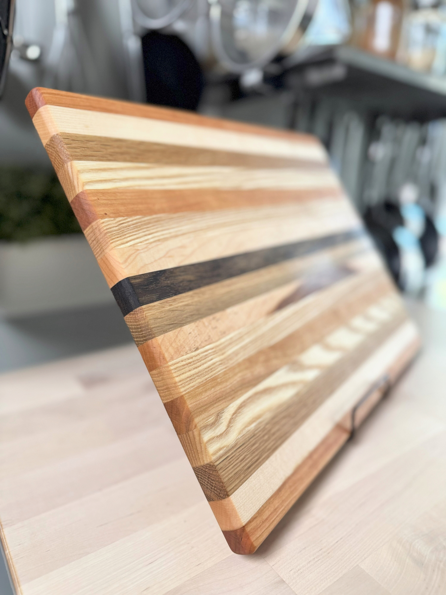 "HUGHTON" MAPLE+CHERRY+ASH+WHITE OAK EDGE GRAIN CUTTING BOARD