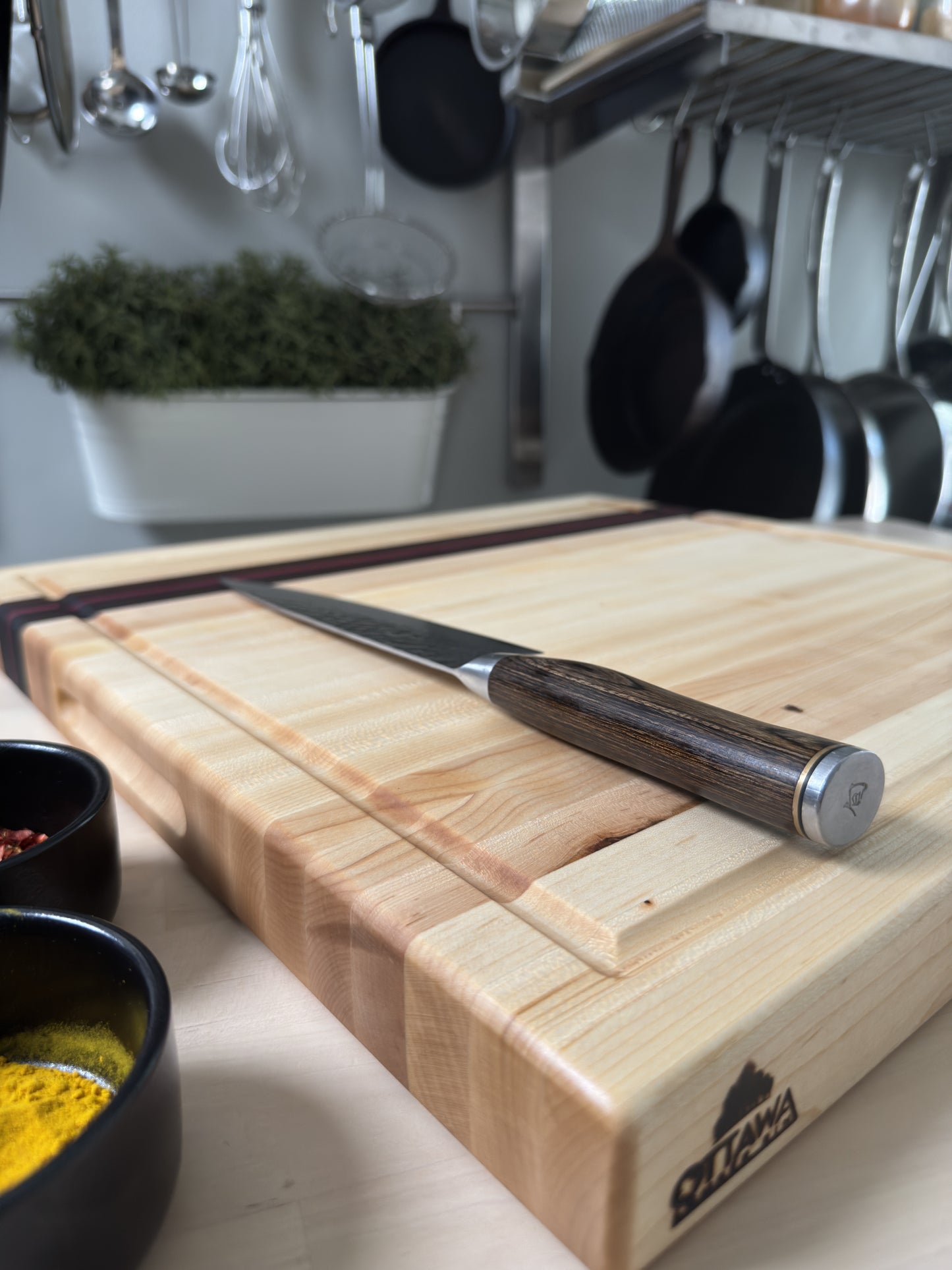 "MAPLEWOOD" MAPLE+WALNUT+PURPLEHEART EDGE GRAIN BUTCHER BLOCK