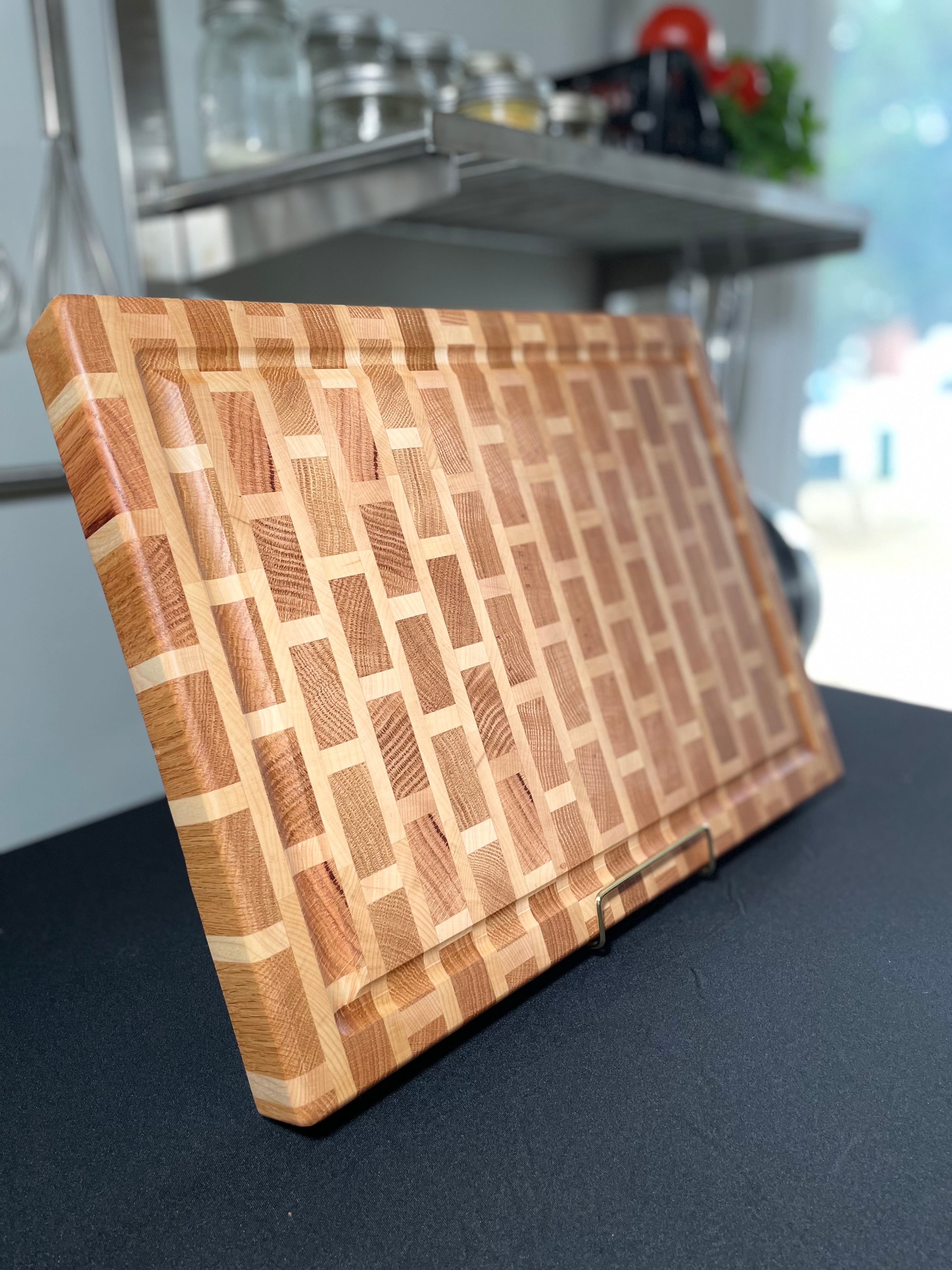 "KILARNEY" OAK+MAPLE END GRAIN CUTTING BOARD Ottawa Lumber Bin