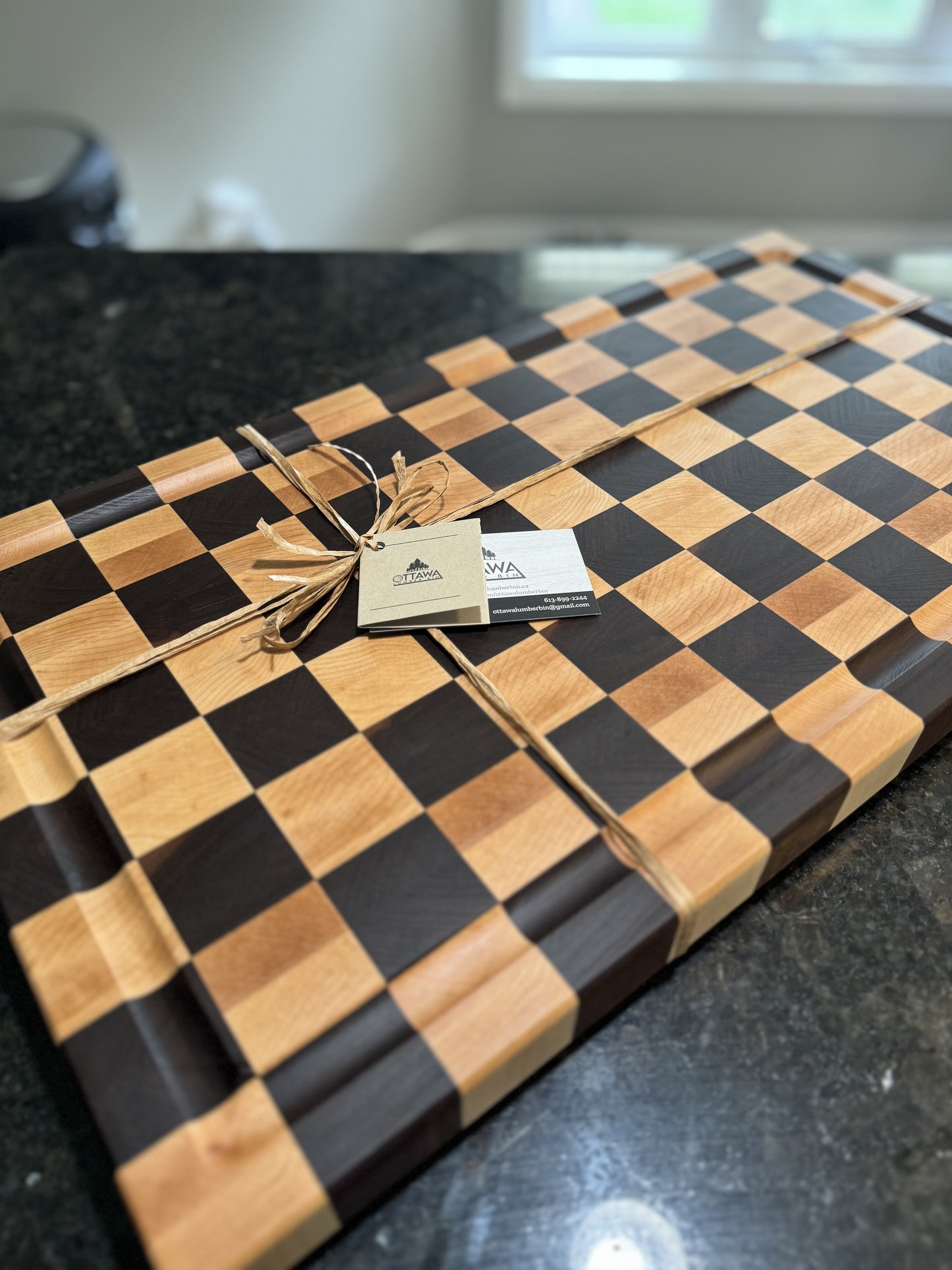 "HIGHLANDS" MAPLE+WALNUT END GRAIN CUTTING BOARD