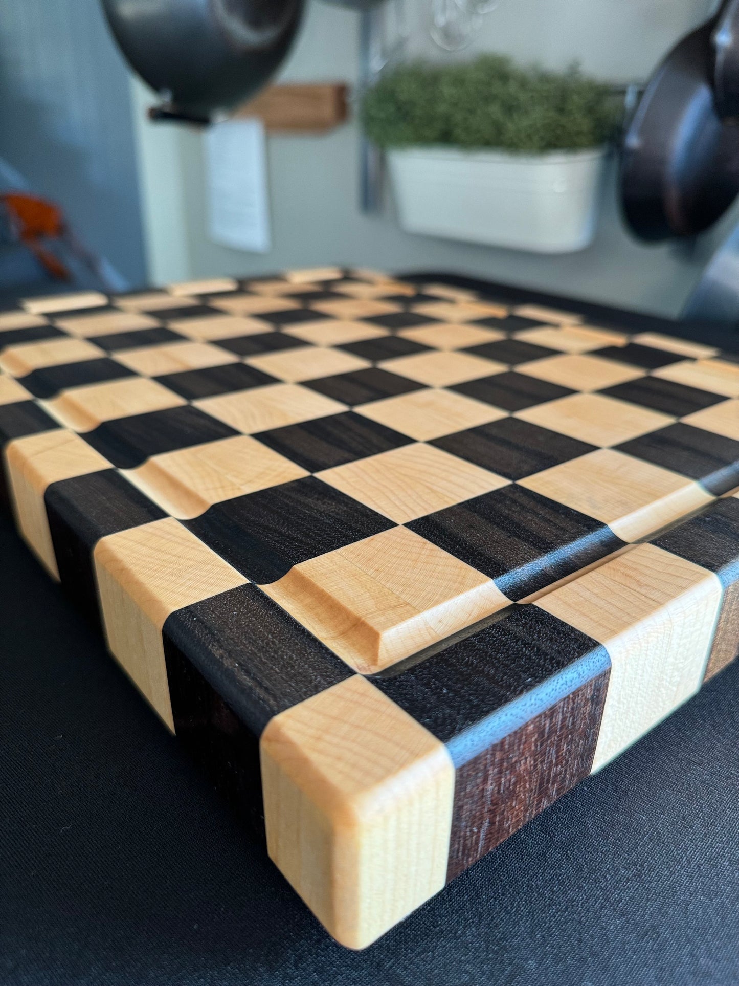 "HIGHLANDS" MAPLE+WALNUT END GRAIN CUTTING BOARD