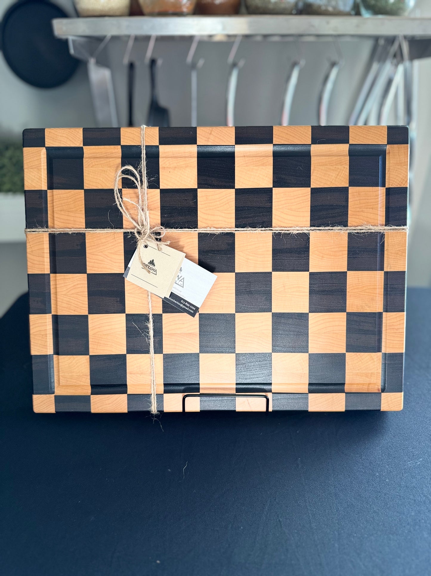 "HIGHLANDS" MAPLE+WALNUT END GRAIN CUTTING BOARD