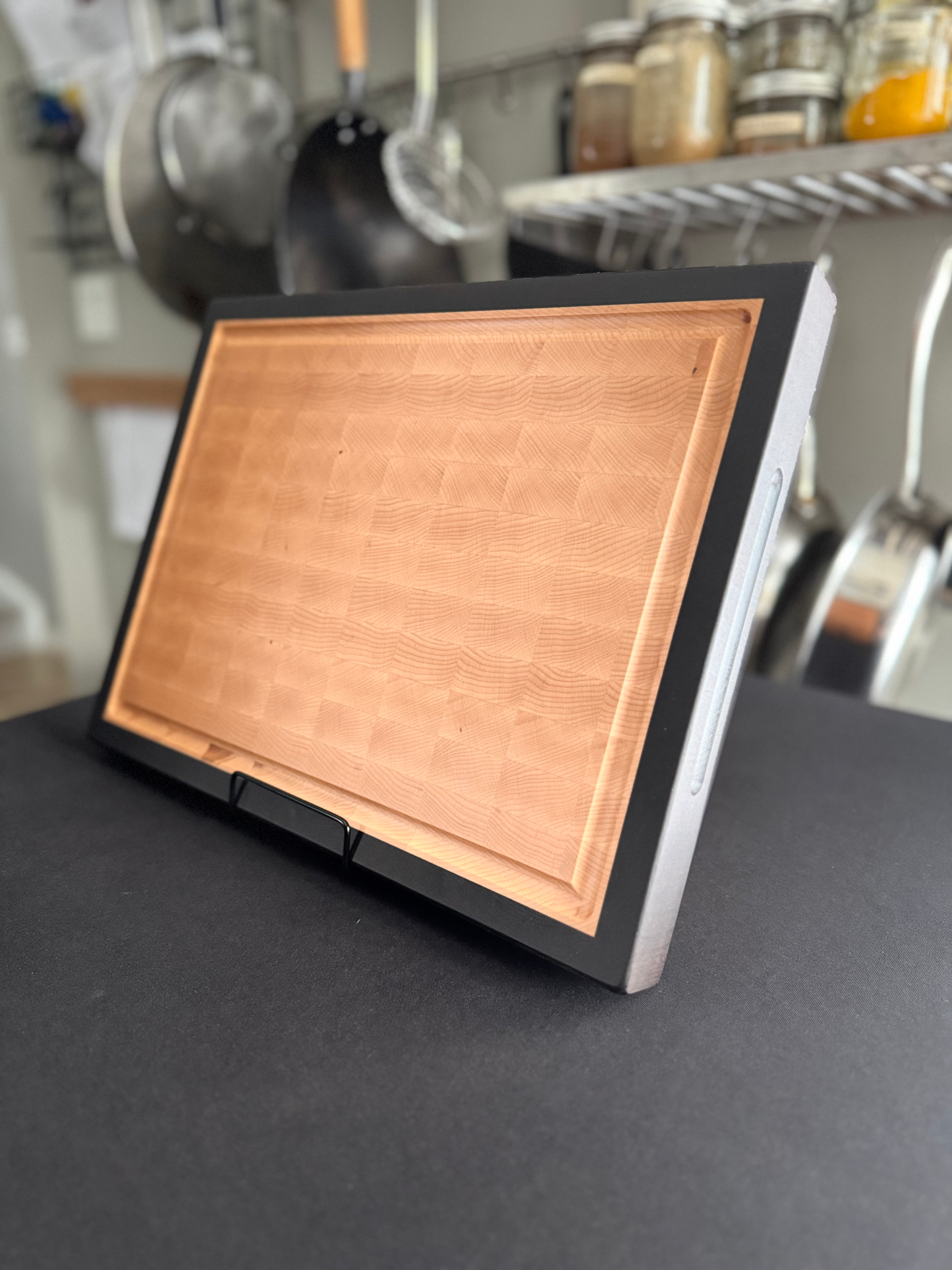 "KENSINGTON" MAPLE + TOASTED MAPLE END GRAIN CUTTING BOARD