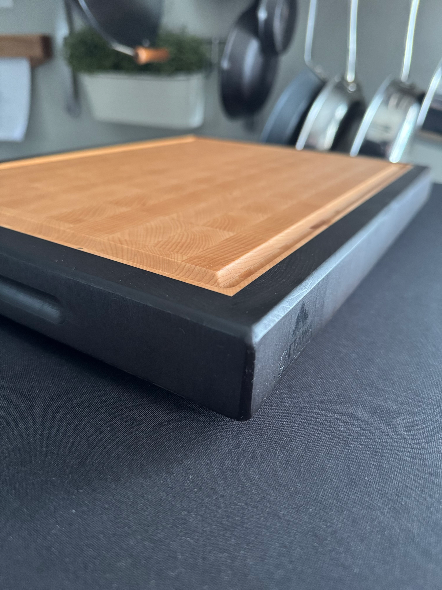 "KENSINGTON" MAPLE + TOASTED MAPLE END GRAIN CUTTING BOARD