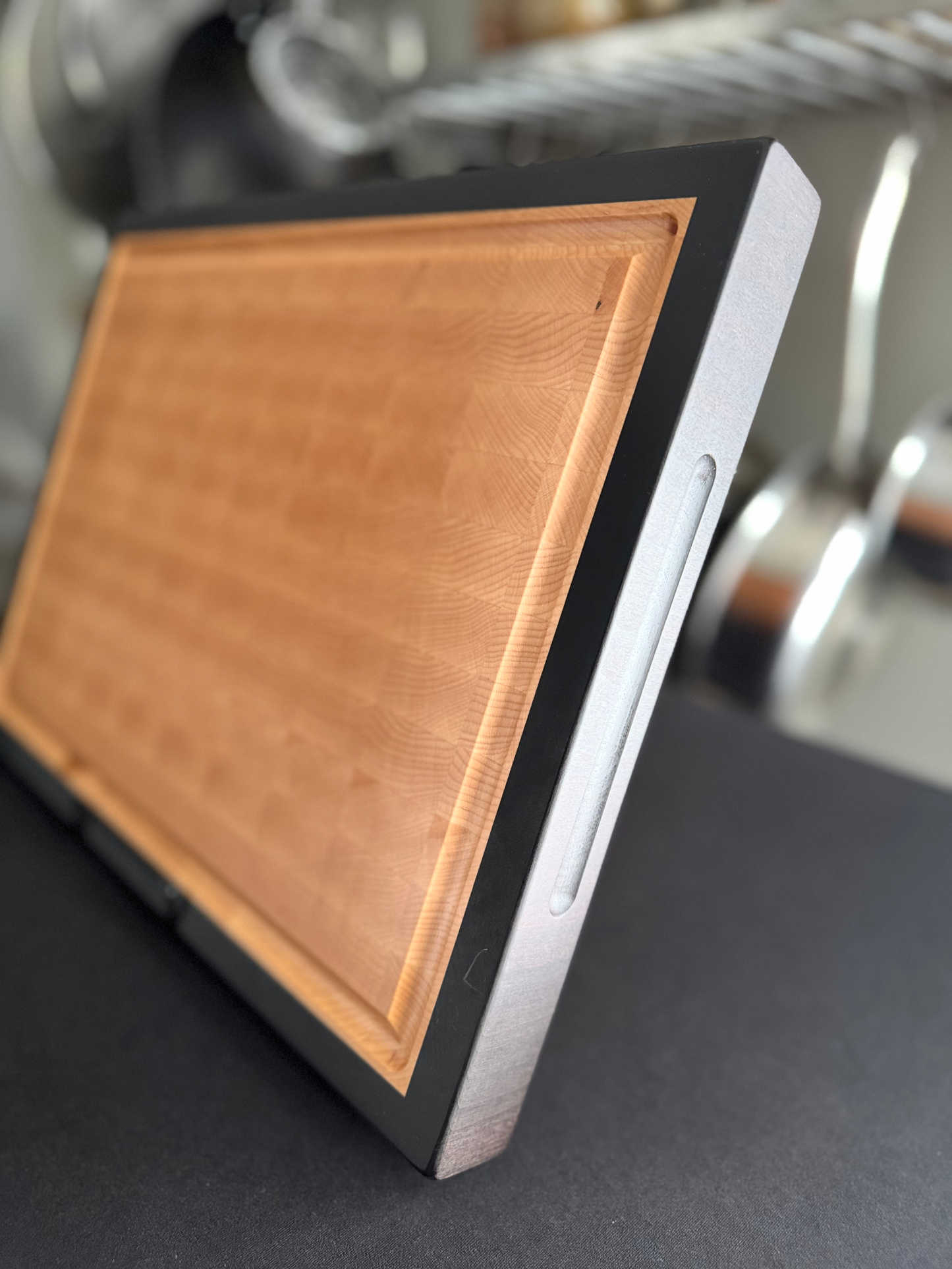 "KENSINGTON" MAPLE + TOASTED MAPLE END GRAIN CUTTING BOARD