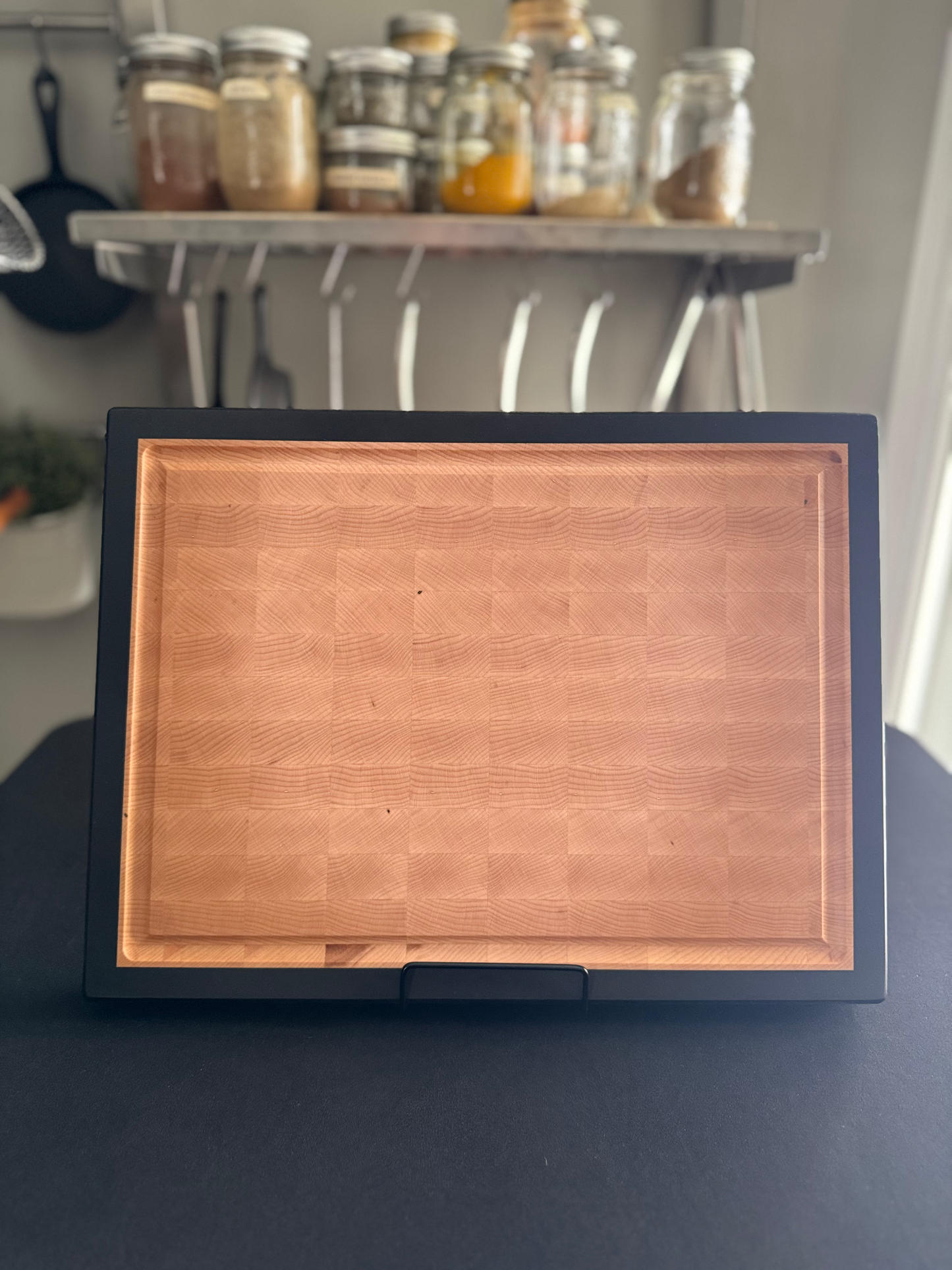 "KENSINGTON" MAPLE + TOASTED MAPLE END GRAIN CUTTING BOARD