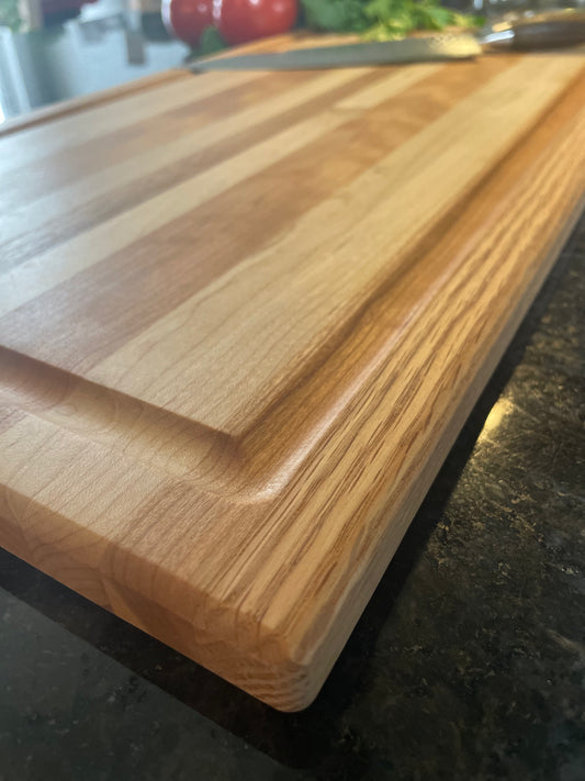 "HUGHTON" MAPLE+CHERRY+ASH EDGE GRAIN CUTTING BOARD